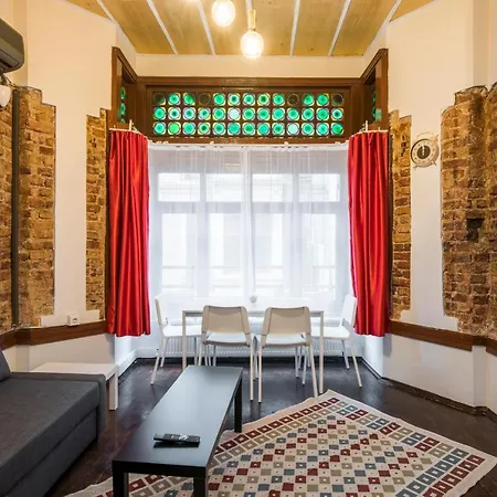 The Pub Beyoglu Apartment *